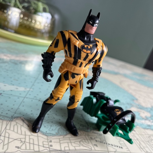 Vintage 1994 Batman Action Force Land Strike Figurine - Picture 3 of 6